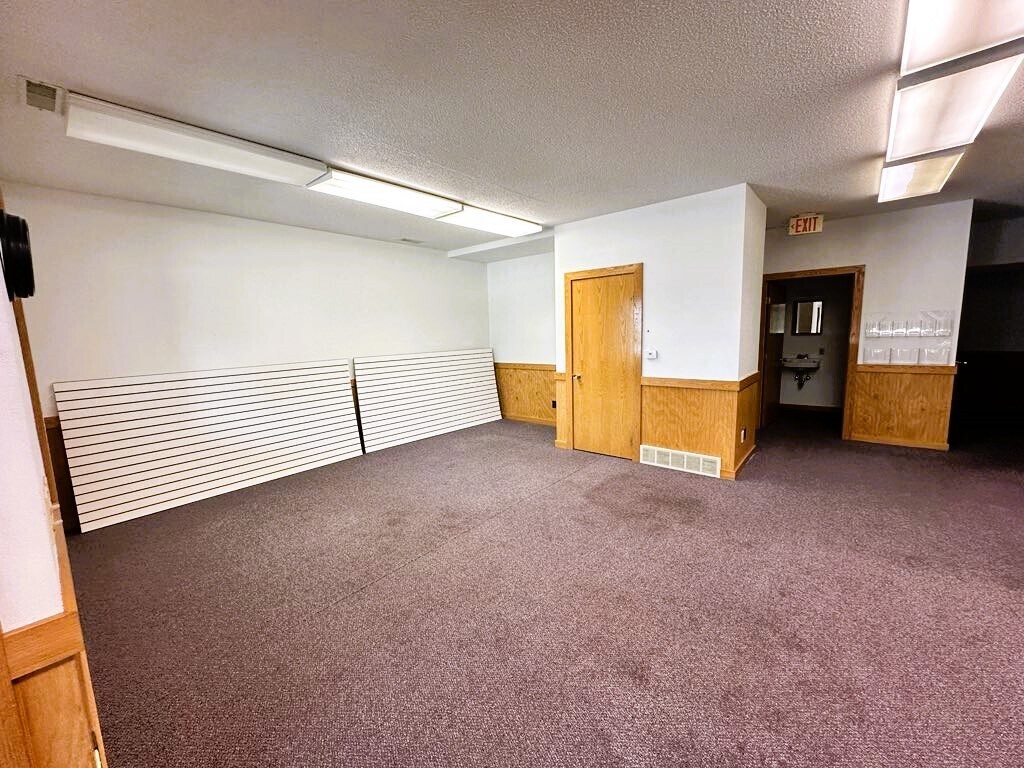Building Photo - 332 E Ridgeway Ave