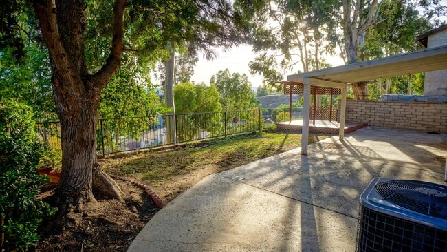 Building Photo - Updated 4-Bedroom Home with Community Amen...