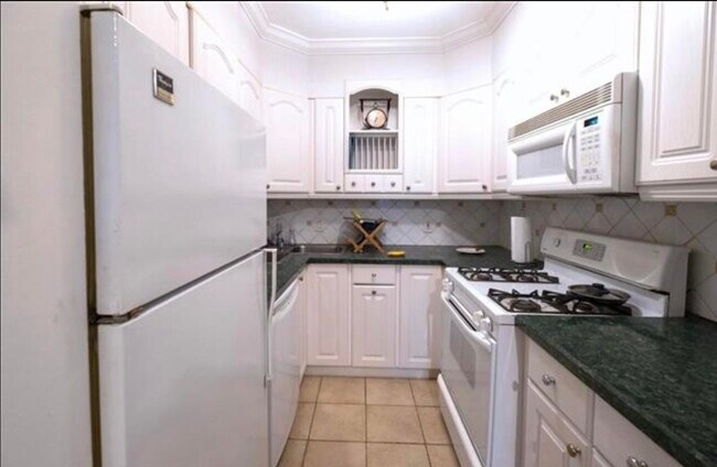 Building Photo - 159 Newark St.