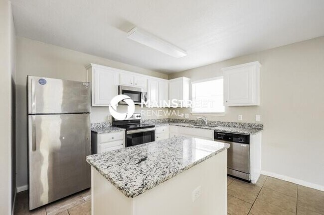 Building Photo - 3 Bedroom Pet-Friendly Home in San Antonio, TX with Main Street Renewal