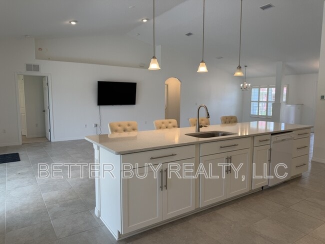 Building Photo - 16 Kalendar Ct