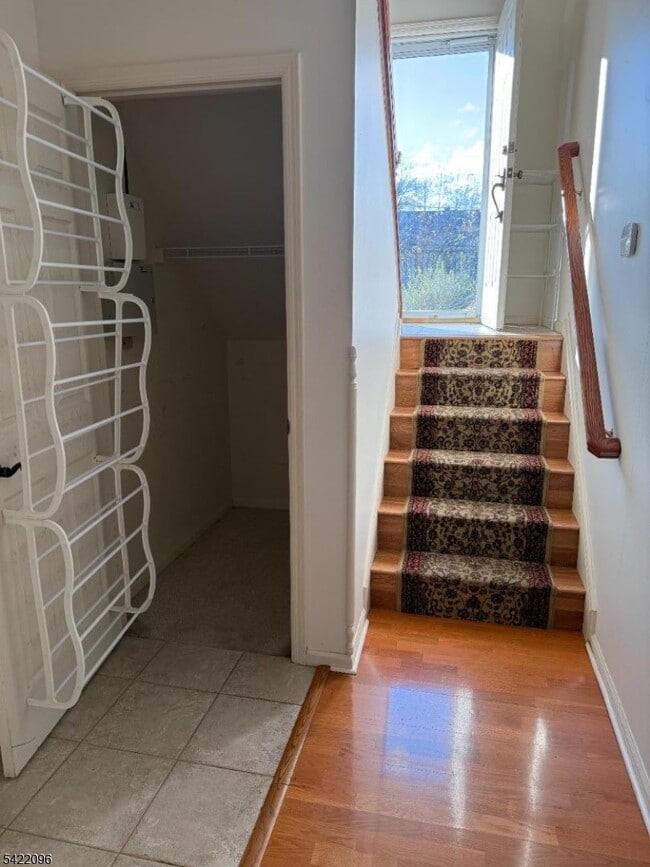 Building Photo - 518 Downer St