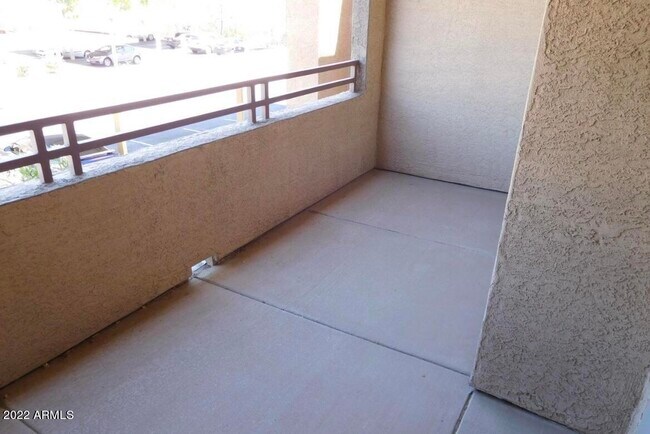 Building Photo - 5345 E Van Buren St