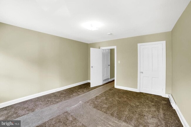 Building Photo - Coming Soon - Cozy 4 Bedroom, 1 Bath Home ...