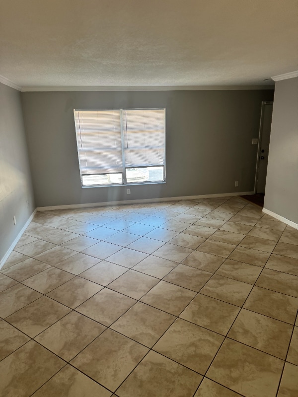 Building Photo - 313 Amherst Ave