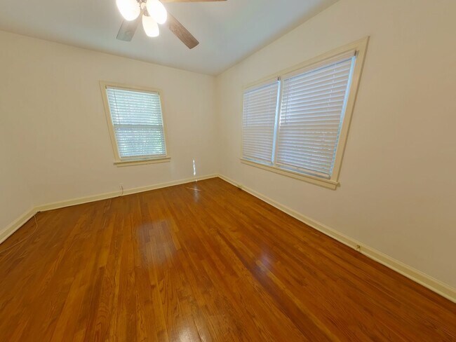 Building Photo - COLLEGE HILL RENTAL-122 South Glendale