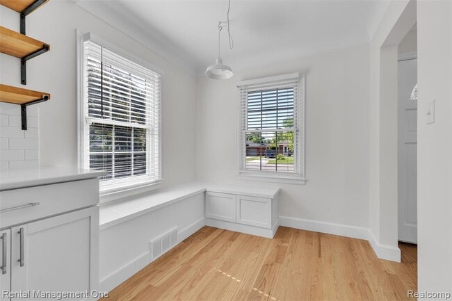 Building Photo - 2711 Dorchester Rd