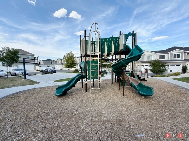 Building Photo - Beautiful Home in Lehi