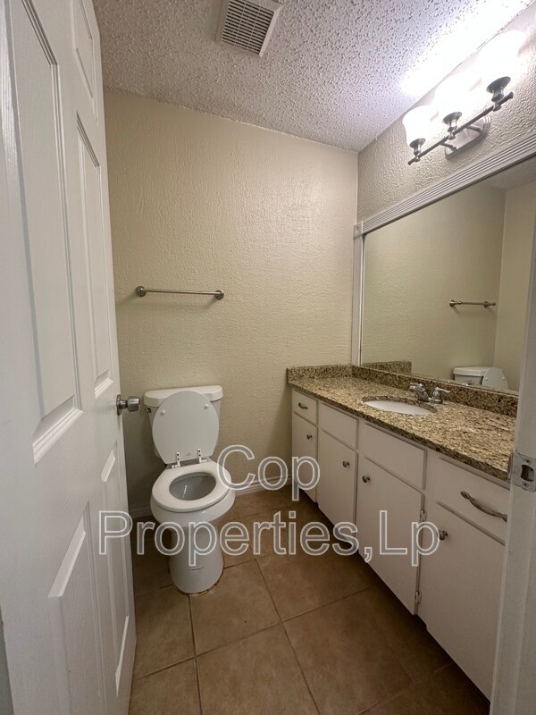 Building Photo - 8573 Echo Creek Ln