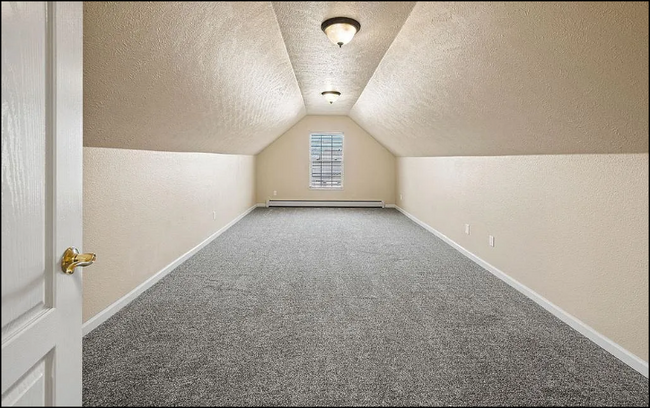 Building Photo - 404 Montero St