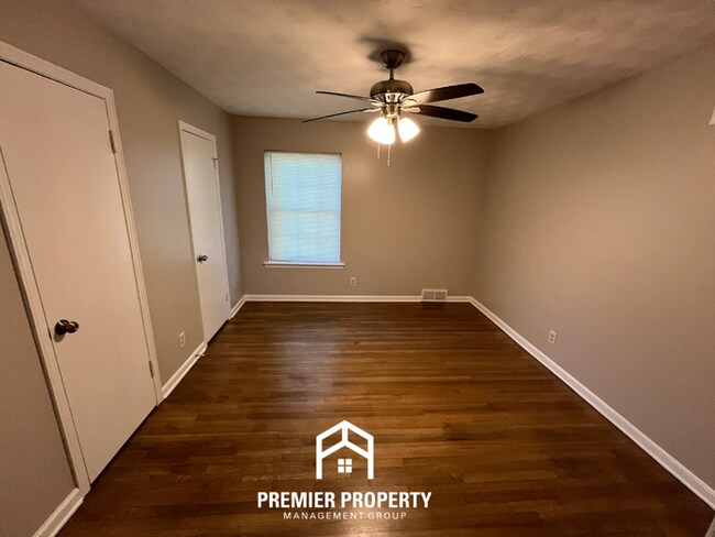 Building Photo - NEWLY RENOVATED 4BR/2BA Whitehaven Home | Detached 2-Car Garage & Tile Floors