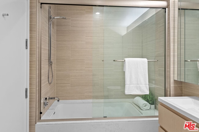 Building Photo - 877 Francisco St