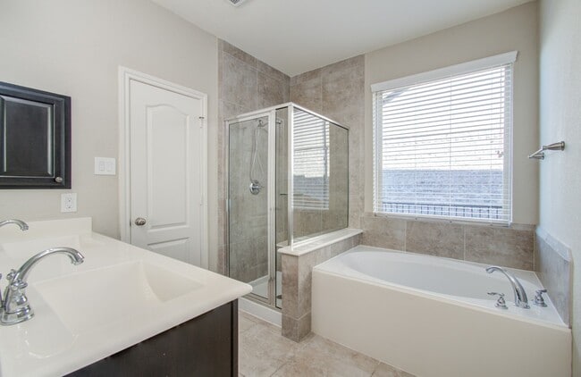 Building Photo - 29138 Crystal Rose Ln