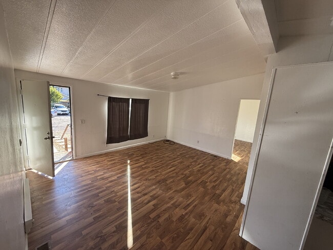 Building Photo - Spacious Mobile Home for Rent – Don't miss...