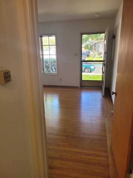 Building Photo - 5363 James Ave