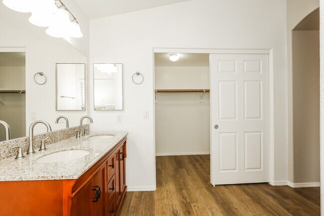 Building Photo - 10757 W Angels Ln