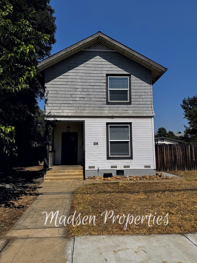 Primary Photo - 2135 Spencer Ave