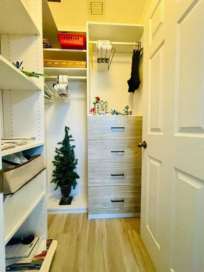 Building Photo - 4231 NW 1st Dr