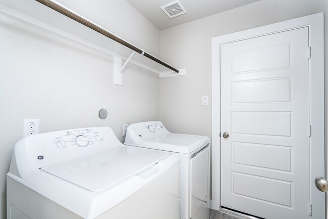 Building Photo - 17536 Rosewood Manor Ln