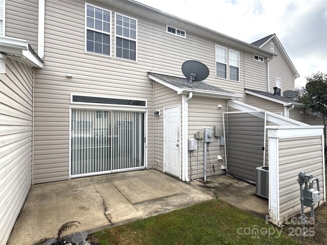 Building Photo - 1515 Sylvia Ct