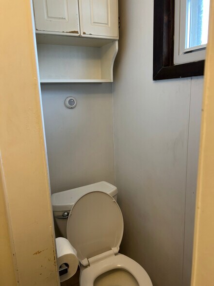 Building Photo - 806 N 3rd St