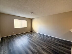 Building Photo - 5206 Golden Ln