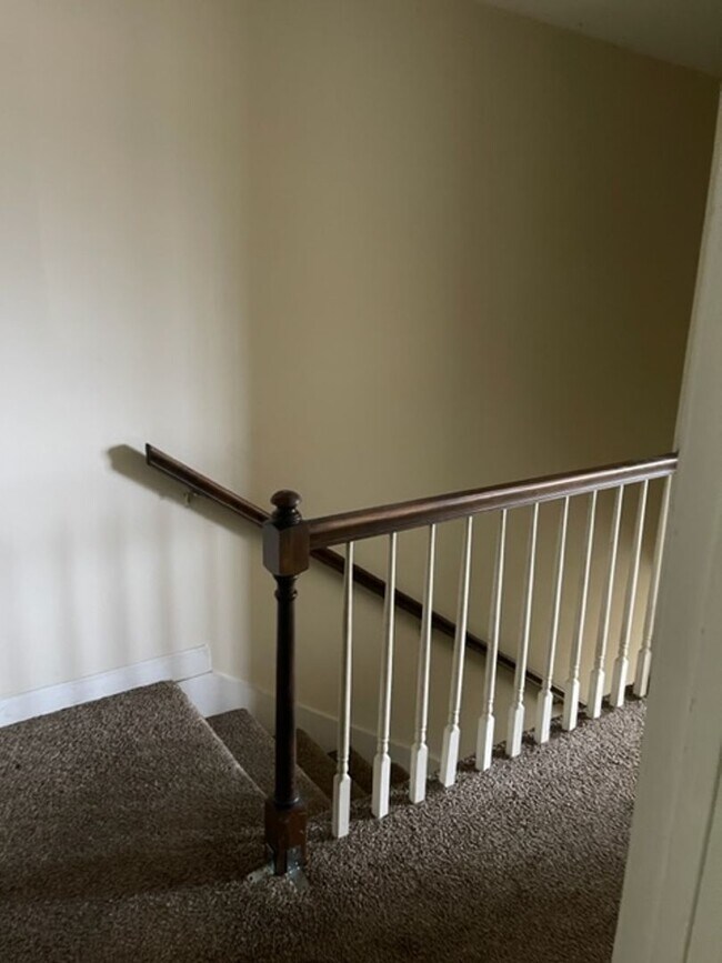 Building Photo - Duplex Spartanburg