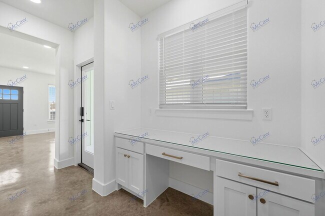 Building Photo - 100 Cardinal Wds