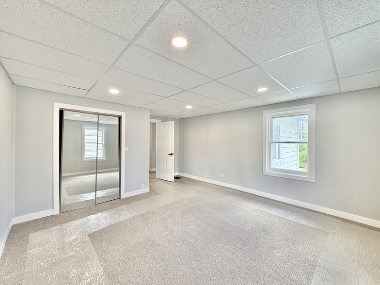 Building Photo - 337 N Jackson St