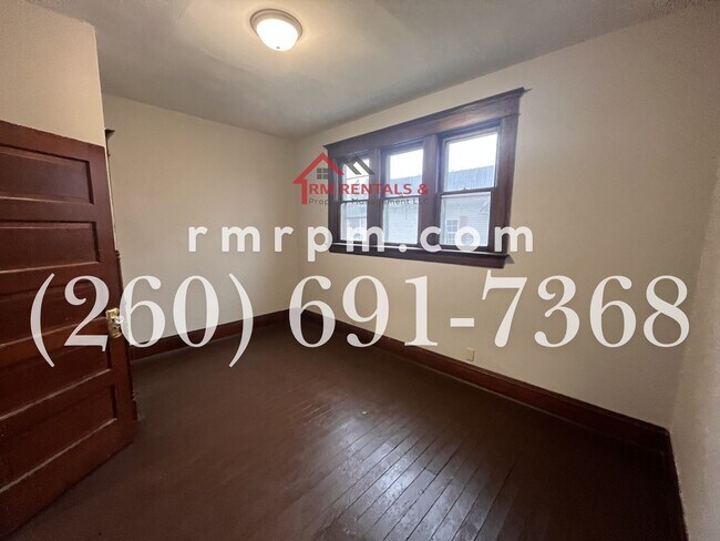 Building Photo - 439 E Taber St