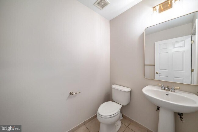 Building Photo - 249 Flagstone Rd