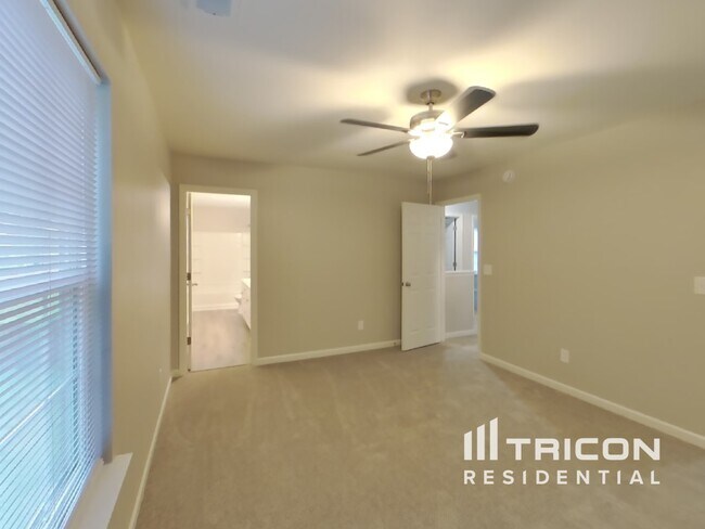 Building Photo - 321 Lingonberry Dr