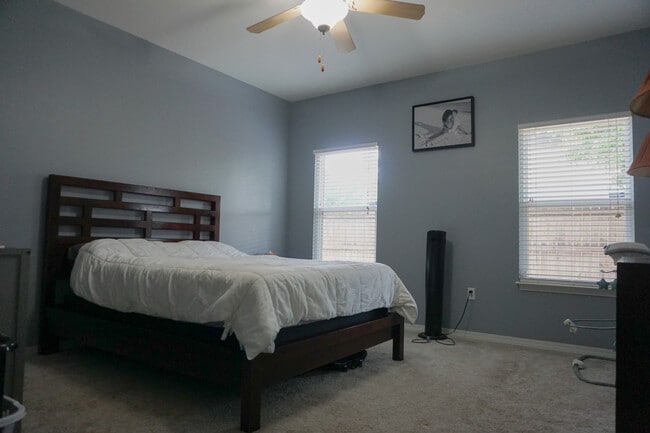 Building Photo - 212 Ladue Ave