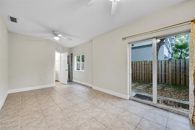 Building Photo - 1902 Coral Heights Ct