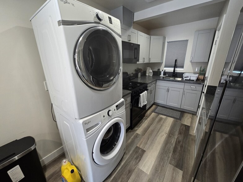 Building Photo - 4239 Montalvo St