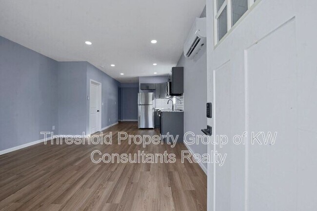 Building Photo - 786 Thomas Ave