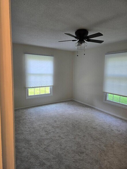 Main Bedroom - 2076 Chateau Ct