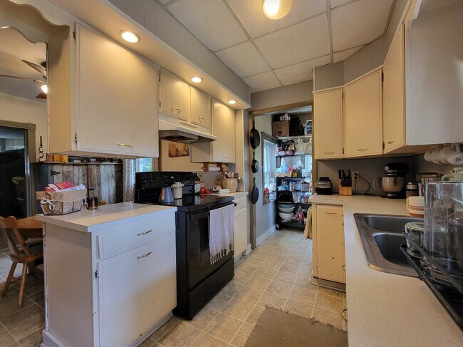 Building Photo - 480 Kutztown Rd