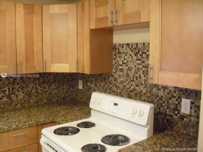 Building Photo - 121 Golden Isles Dr