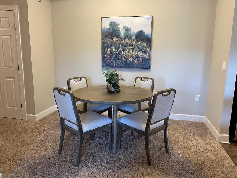 Building Photo - 700 Zumstein Ln