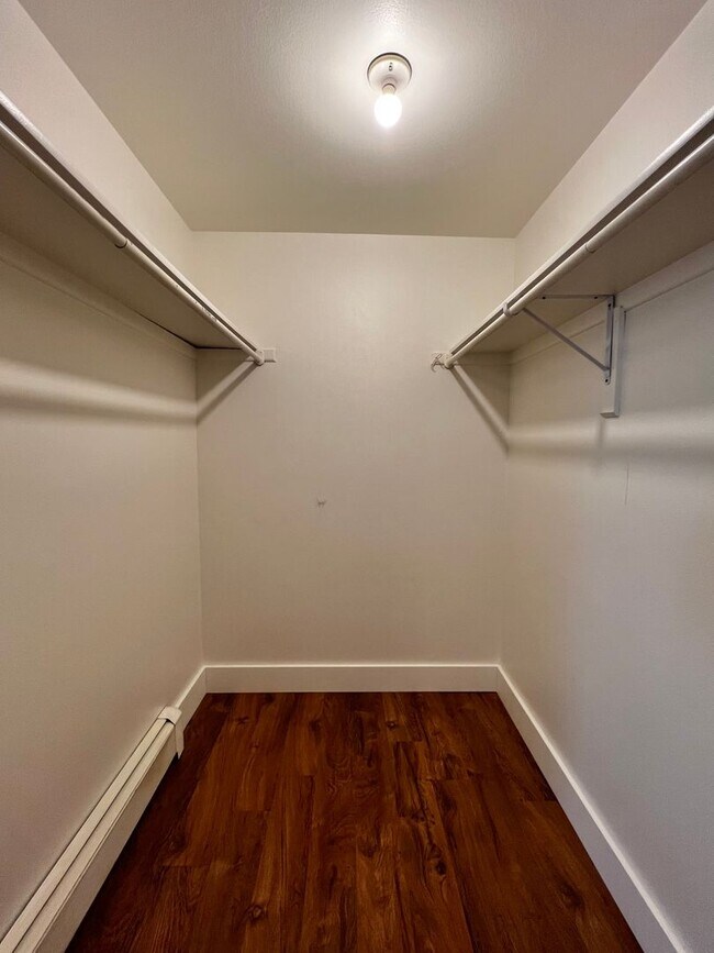 Building Photo - Robertson1005 (KC-JF)