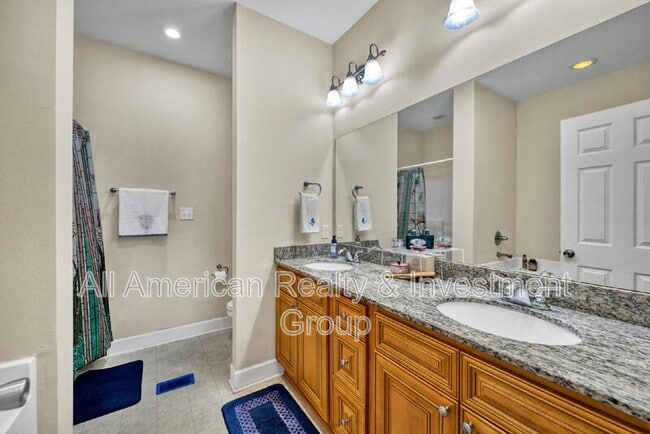 Building Photo - 511 Arbor Lake Dr