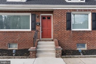 Building Photo - 48 S Locust Ave