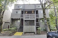 Building Photo - 2 Bed, 2 Bath Home - 1 Bed or Office and Bath on Main Floor