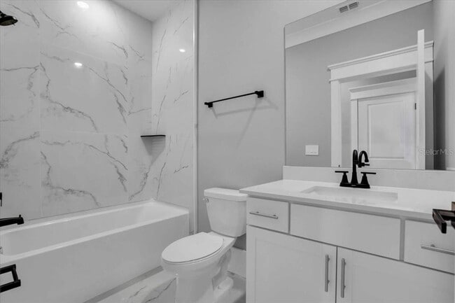 Building Photo - 15018 Oxford Grey Dr