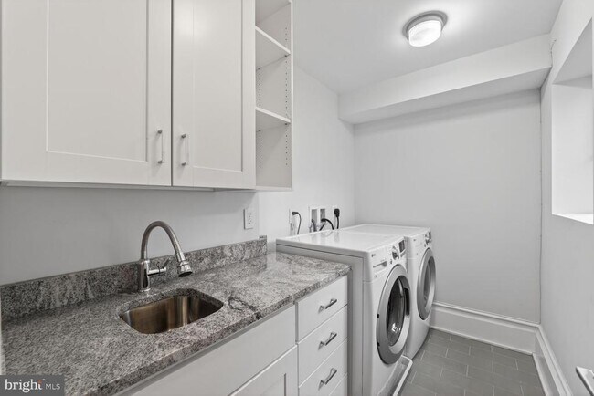 Building Photo - 4964 Eskridge Terrace NW