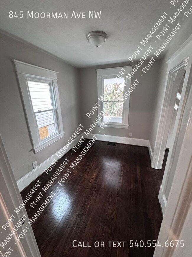 Building Photo - 845 Moorman Ave NW
