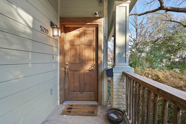 Building Photo - 5219 Richard Ave