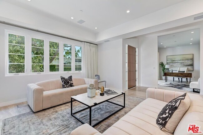 Building Photo - 9767 Monte Mar Dr