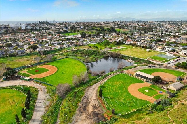 Building Photo - Spacious 4 Bed/2 Bath Home With EV Charger In Torrance!